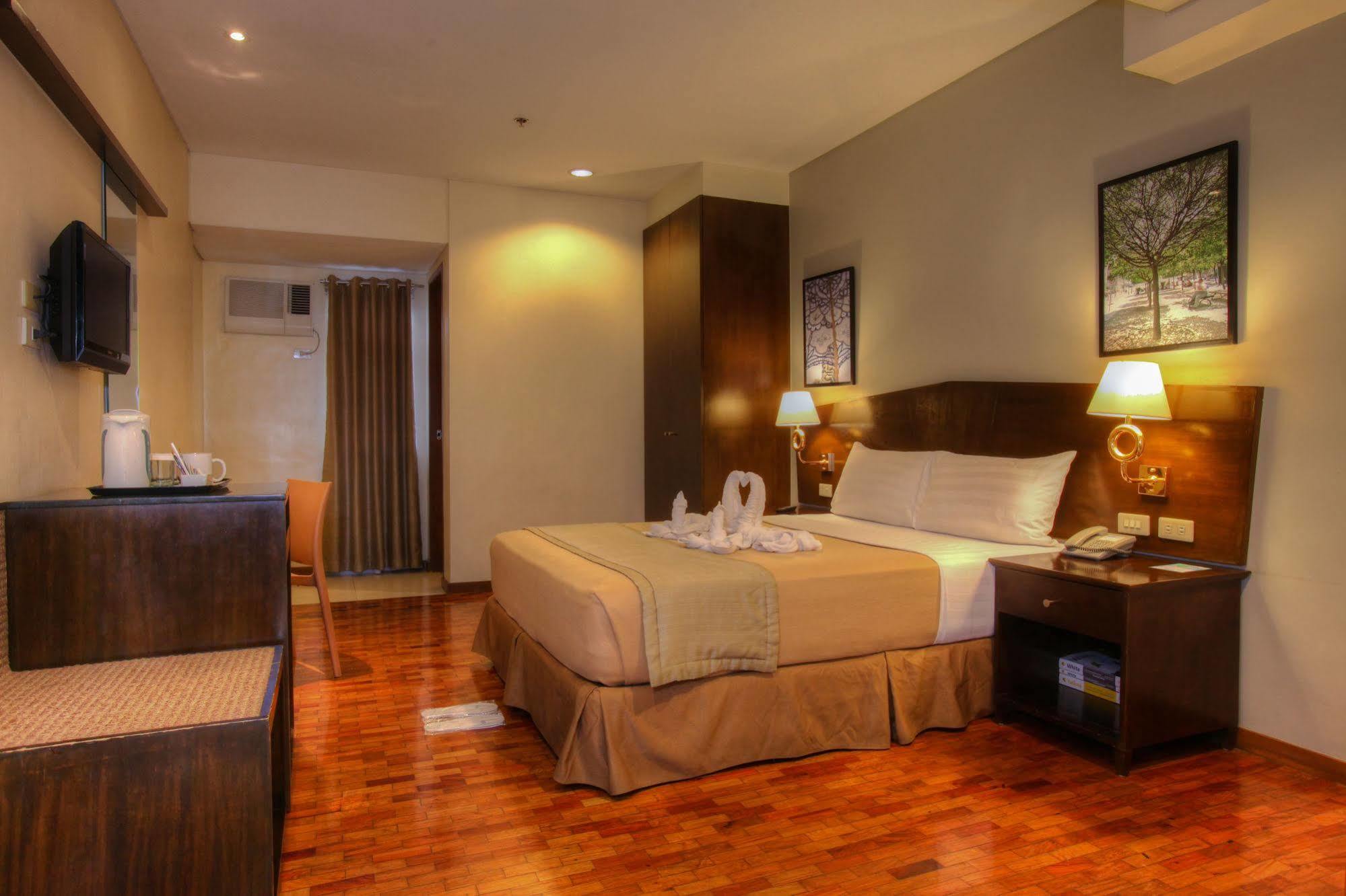 Fersal Hotel Kalayaan, Quezon City Exterior foto